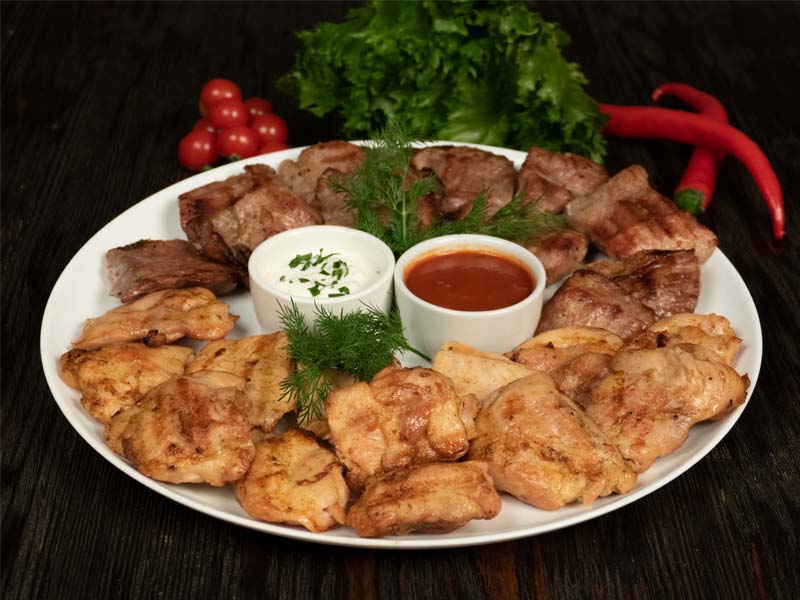 Тарелка мяса на троих